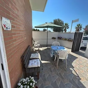 Pisola Airport - Seafront Apartment