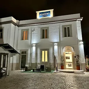 Hotell Academy, Fiumicino